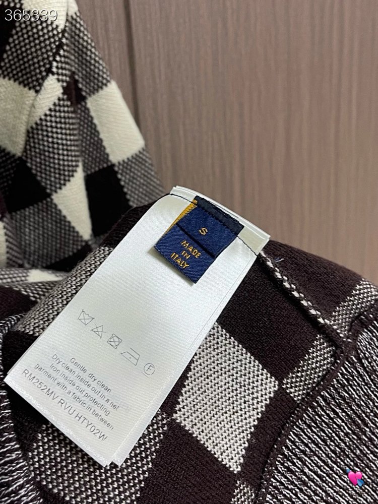Louis Vuitton2026 New Men's Fashion Casual Letter Embroidery Color blocked Grid Knitted Hoodie卫衣 | L