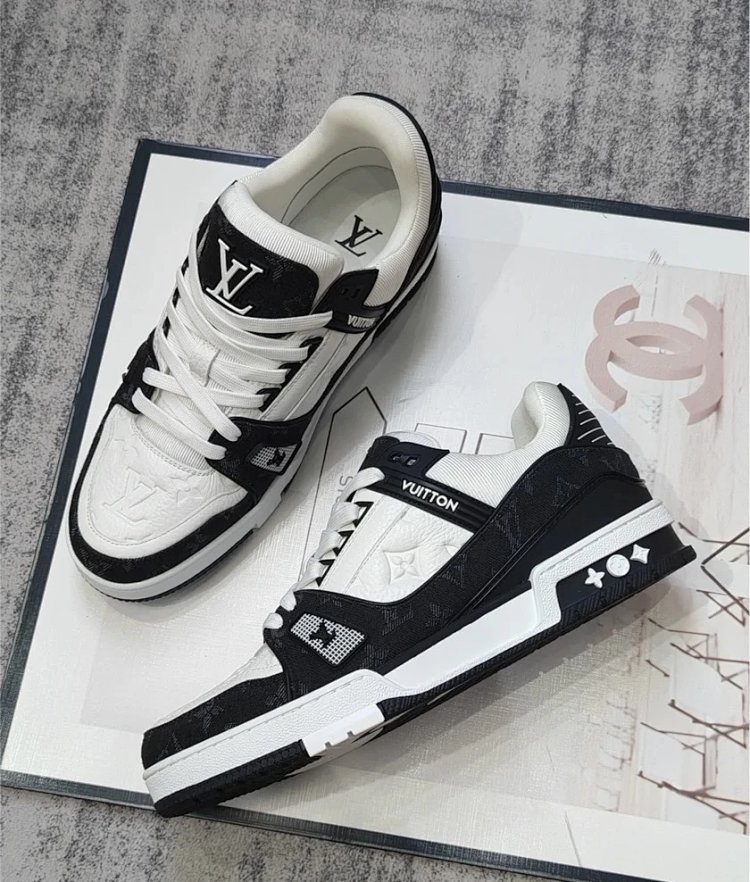 Louis Vuitton   Light luxury men's shoes, board shoes, trendy shoes, thick soled shoes, donkey low t