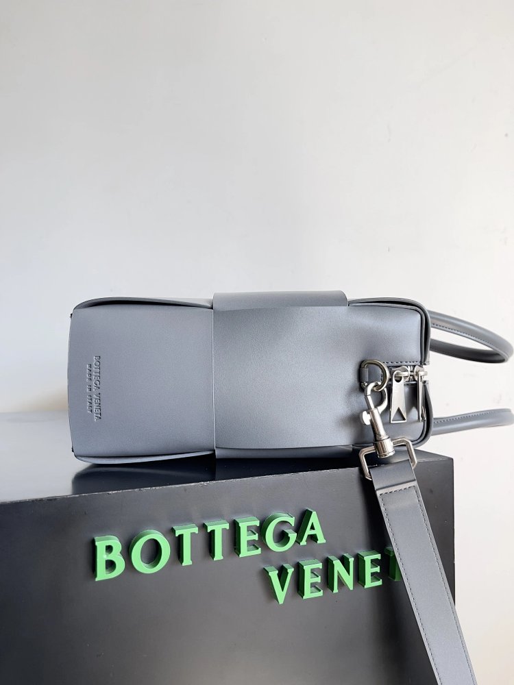 Bottega Veneta Large Grid Knitted Men's briefcase | Litbuuy Spreadsheet