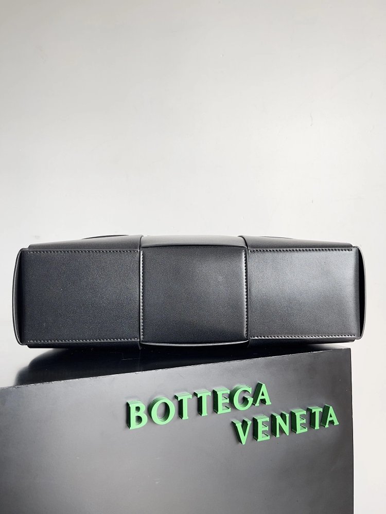 Bottega Veneta Large Grid Knitted Men's briefcase | Litbuuy Spreadsheet