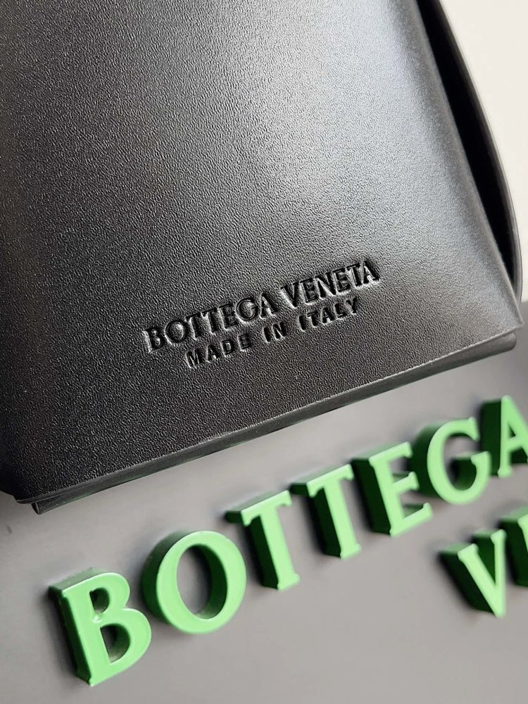 Bottega Veneta Large Grid Knitted Men's briefcase | Litbuuy Spreadsheet