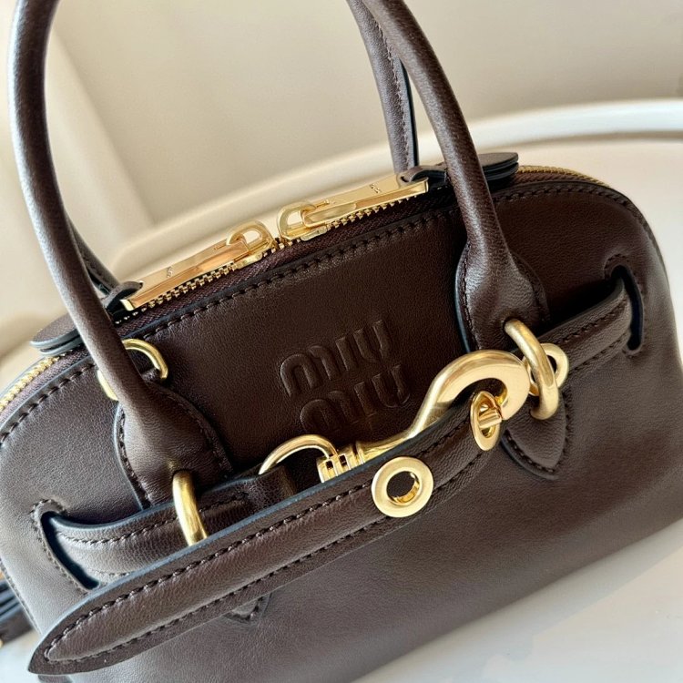 Miumiu handbag shoulder bag crossbody bag women's bag shell bag | Litbuuy Spreadsheet