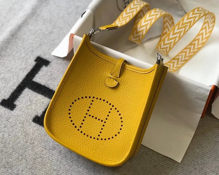 Hermes mini calf leather hollow shoulder crossbody buckle women's bag