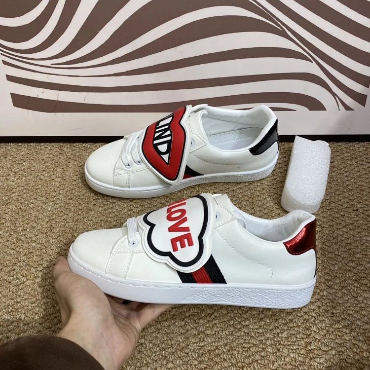 Gucci kisses red lips in white shoes | Litbuuy Spreadsheet