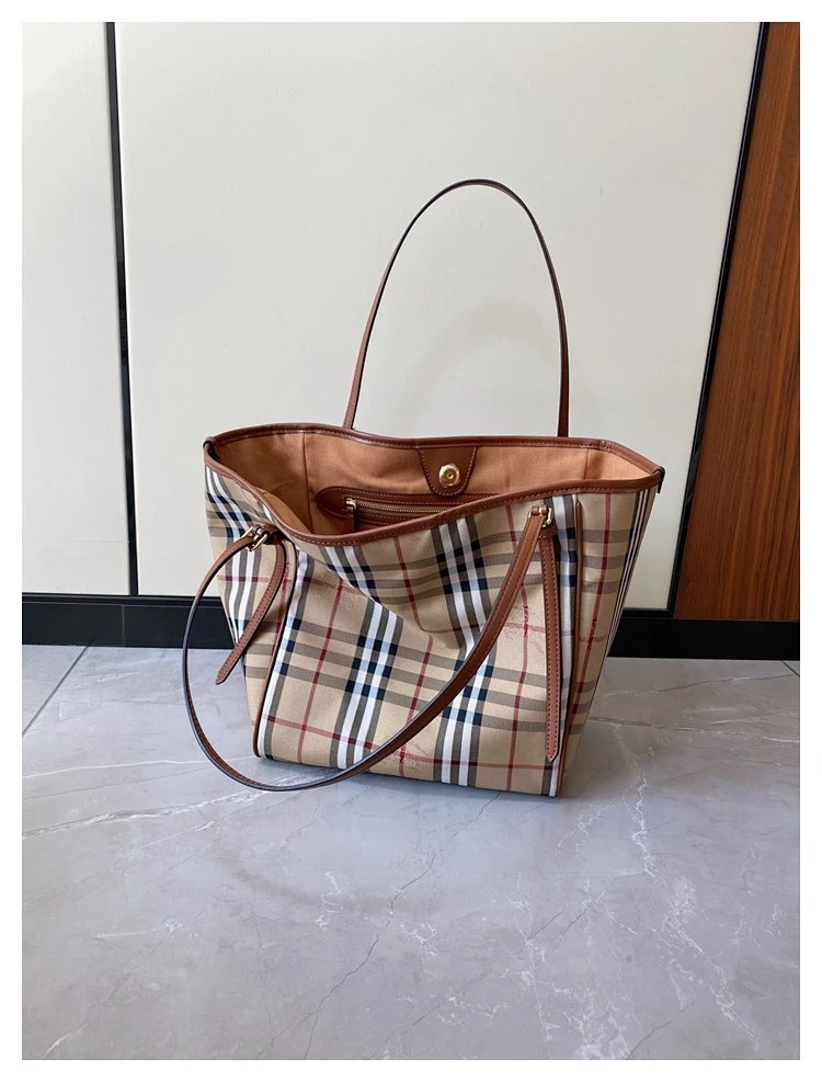 Burberry plaid pattern tote bag | Litbuuy Spreadsheet
