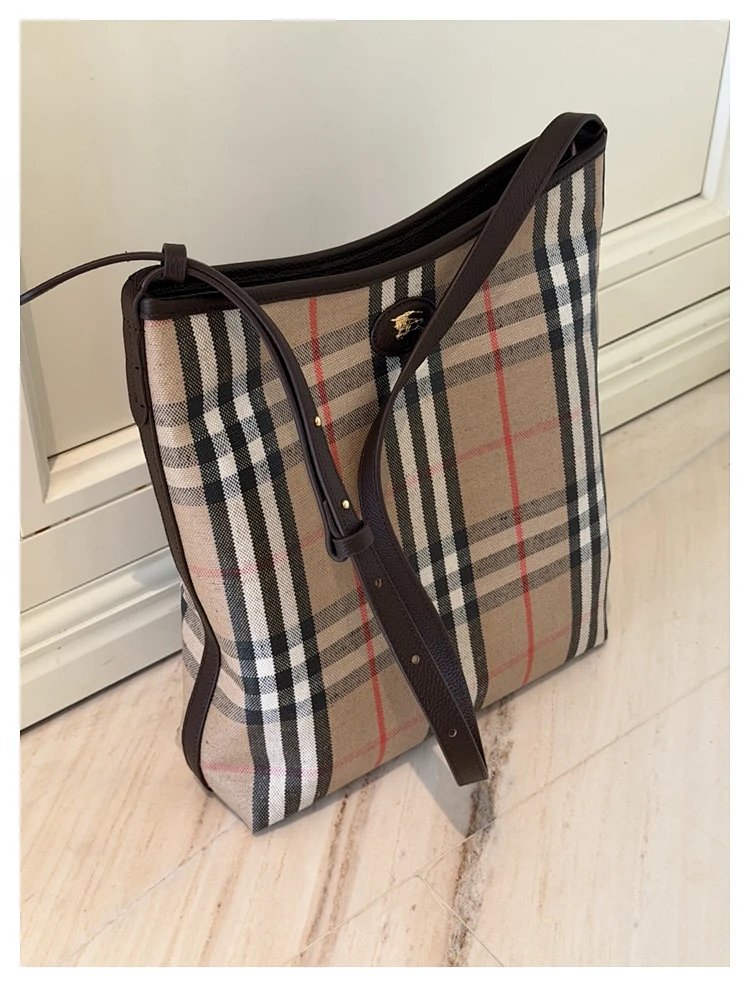 Burberry  Classic British plaid crossbody bag | Litbuuy Spreadsheet