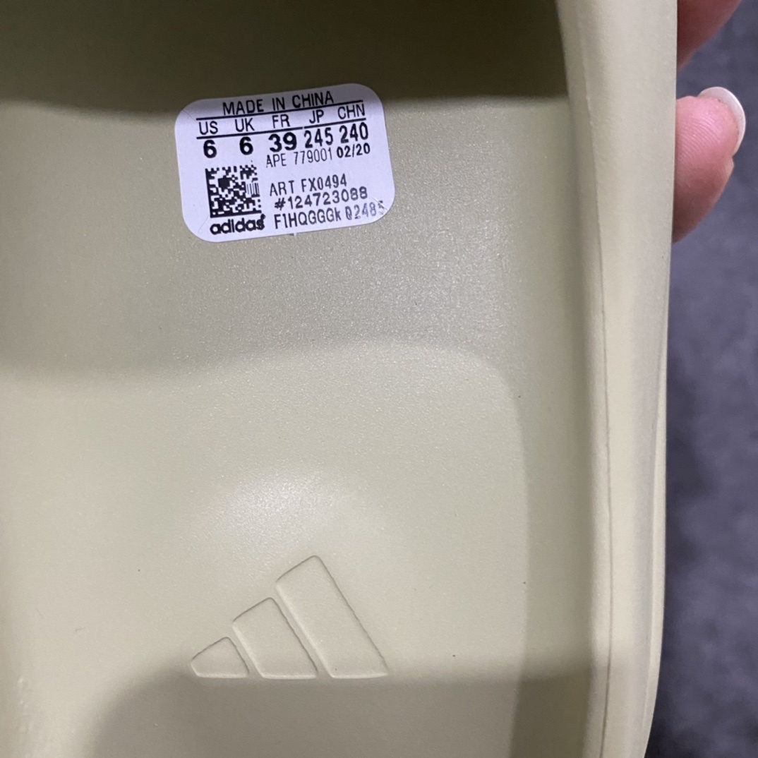 Adidas slippers T538022 | Litbuuy Spreadsheet