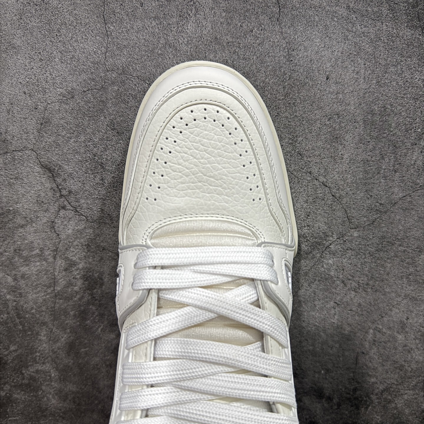 Louis Vuitton  Trainer Sneaker T538002 | Litbuuy Spreadsheet