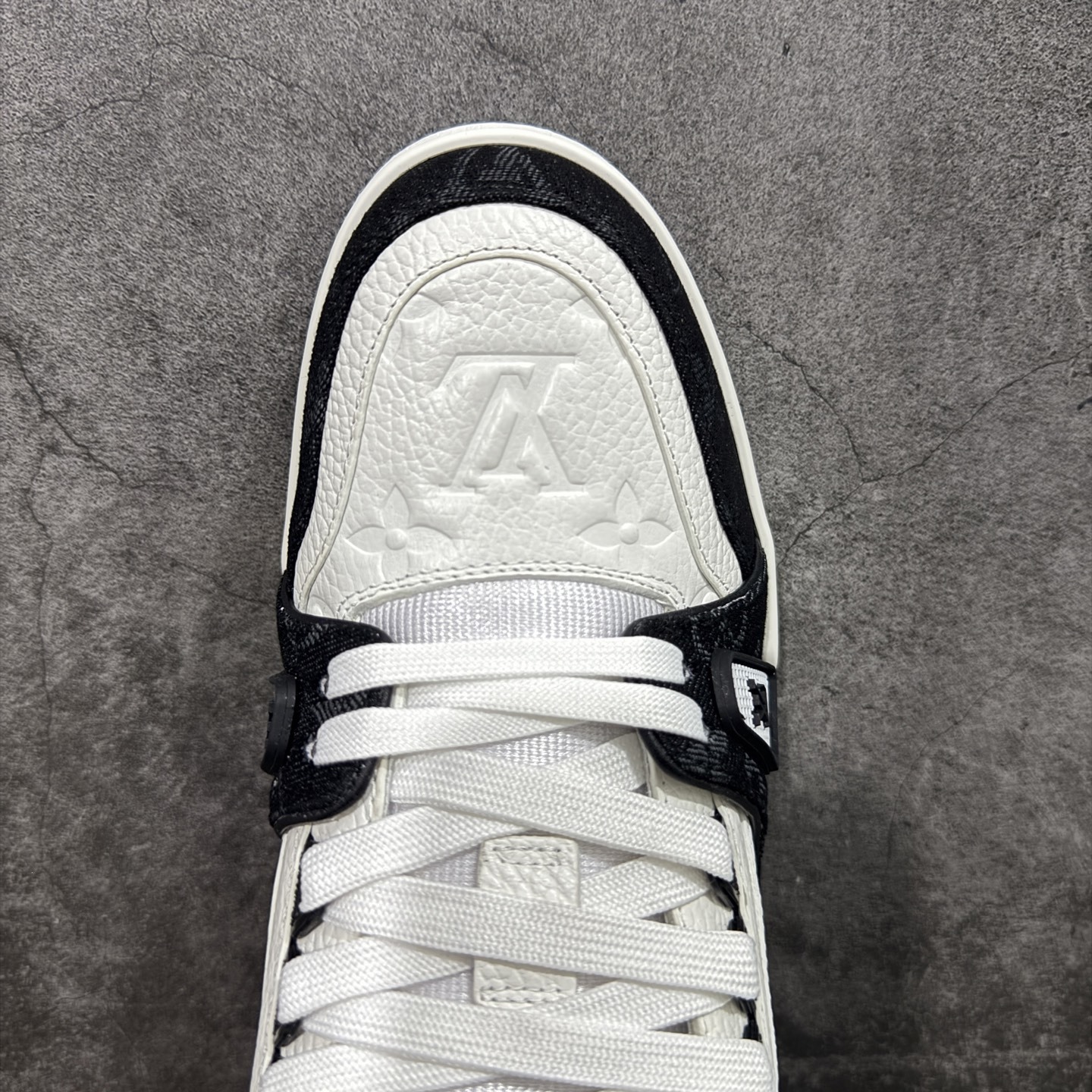 Louis Vuitton  Trainer Sneaker T538004 | Litbuuy Spreadsheet