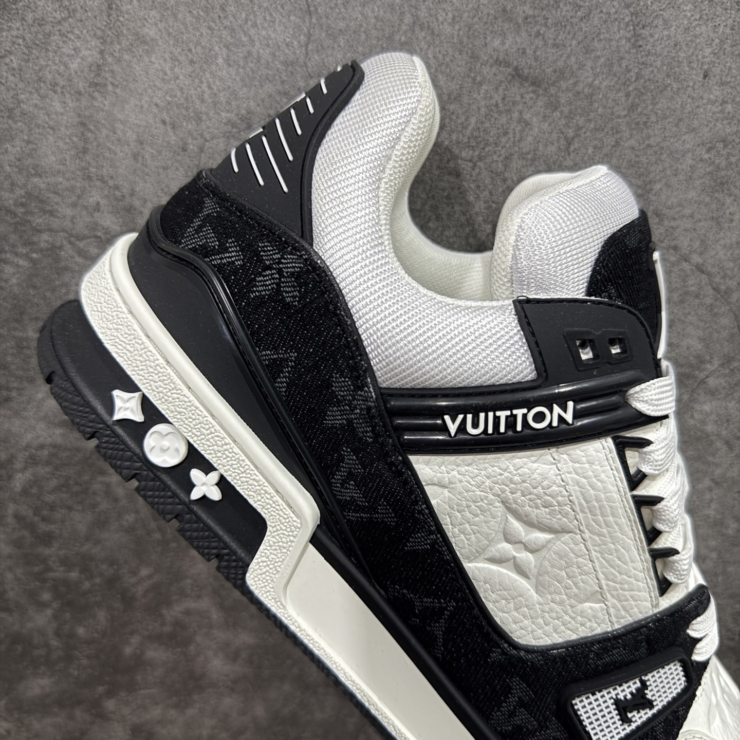 Louis Vuitton  Trainer Sneaker T538004 | Litbuuy Spreadsheet