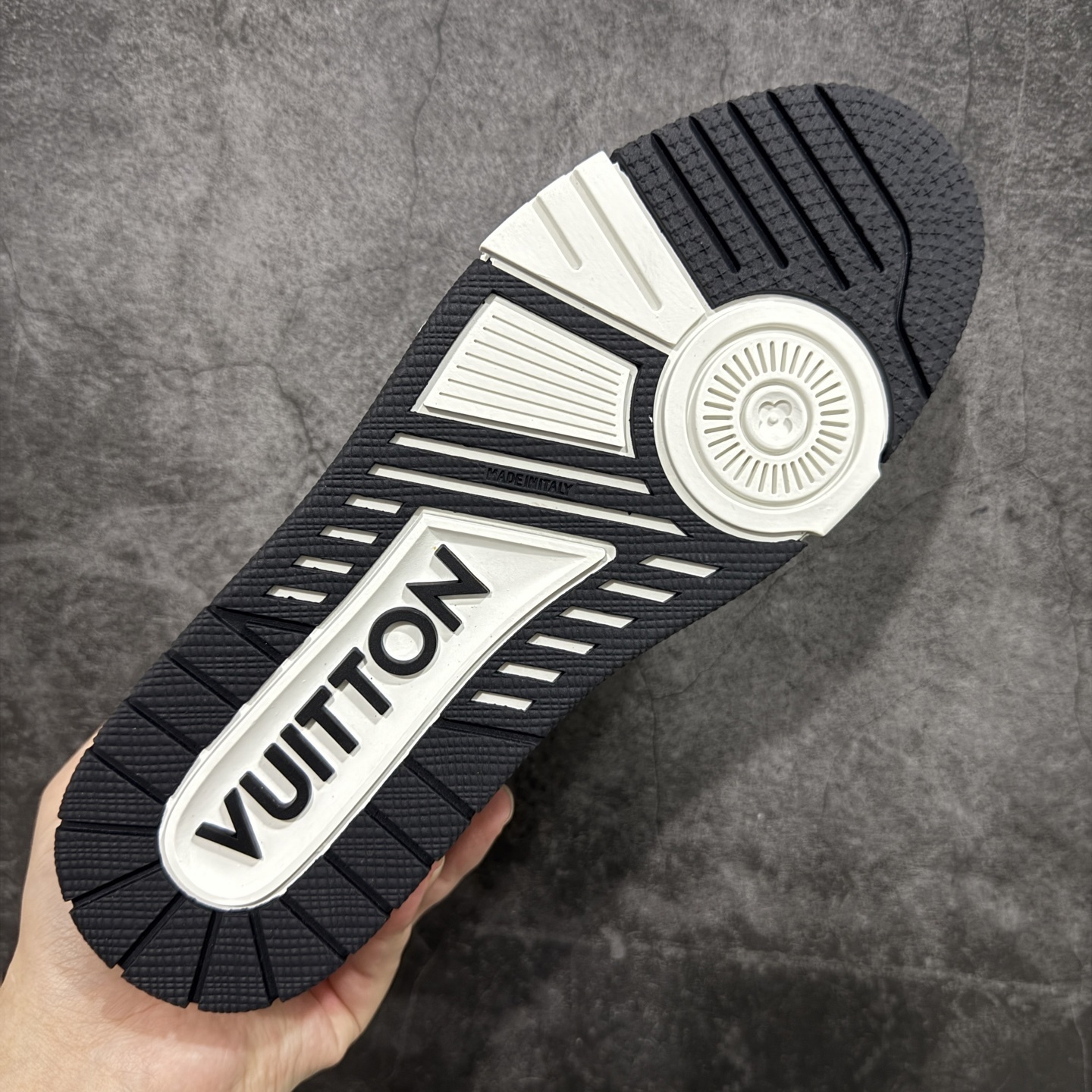 Louis Vuitton  Trainer Sneaker T538004 | Litbuuy Spreadsheet
