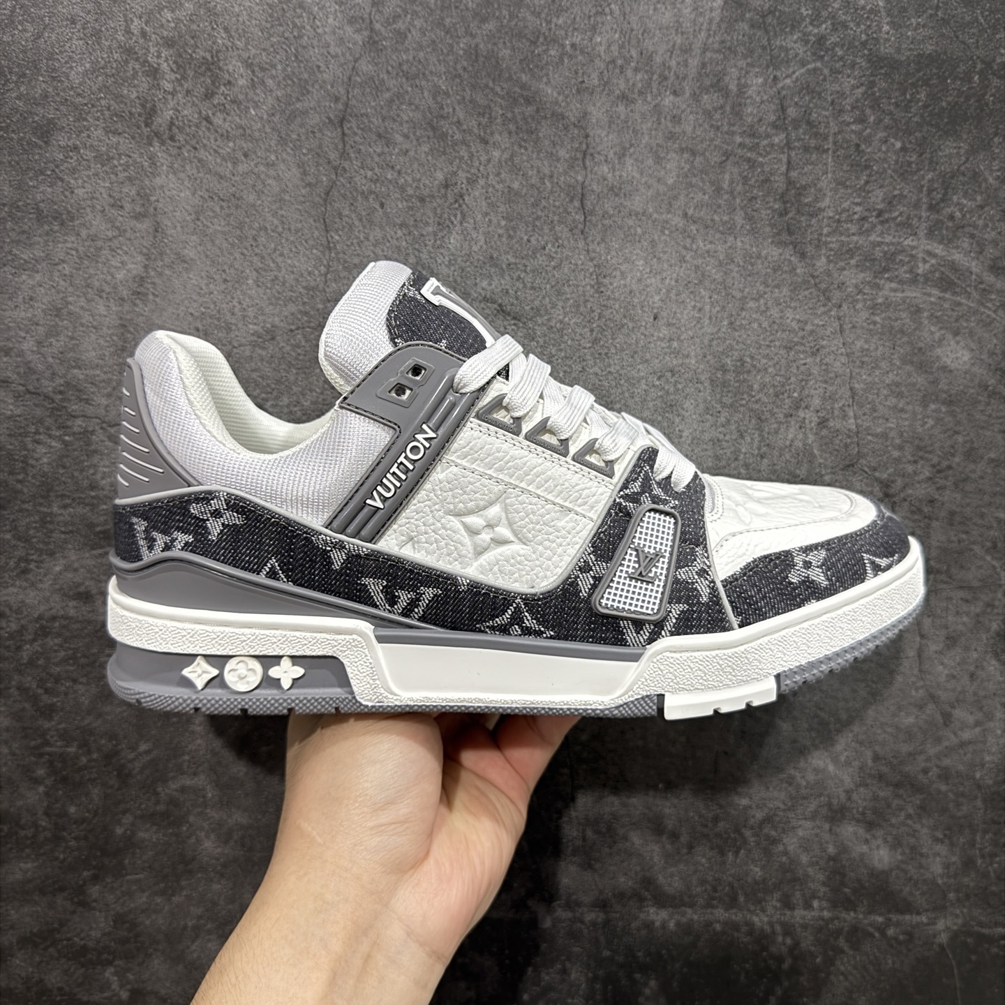Louis Vuitton  Trainer Sneaker T538003 | Litbuuy Spreadsheet