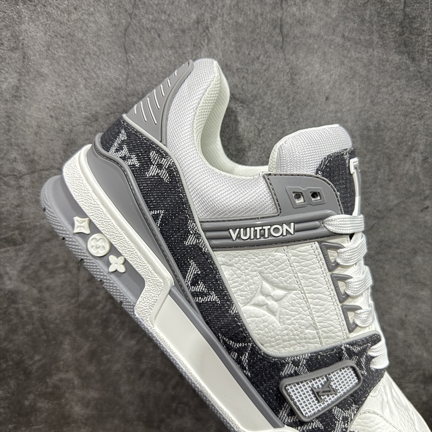 Louis Vuitton  Trainer Sneaker T538003 | Litbuuy Spreadsheet