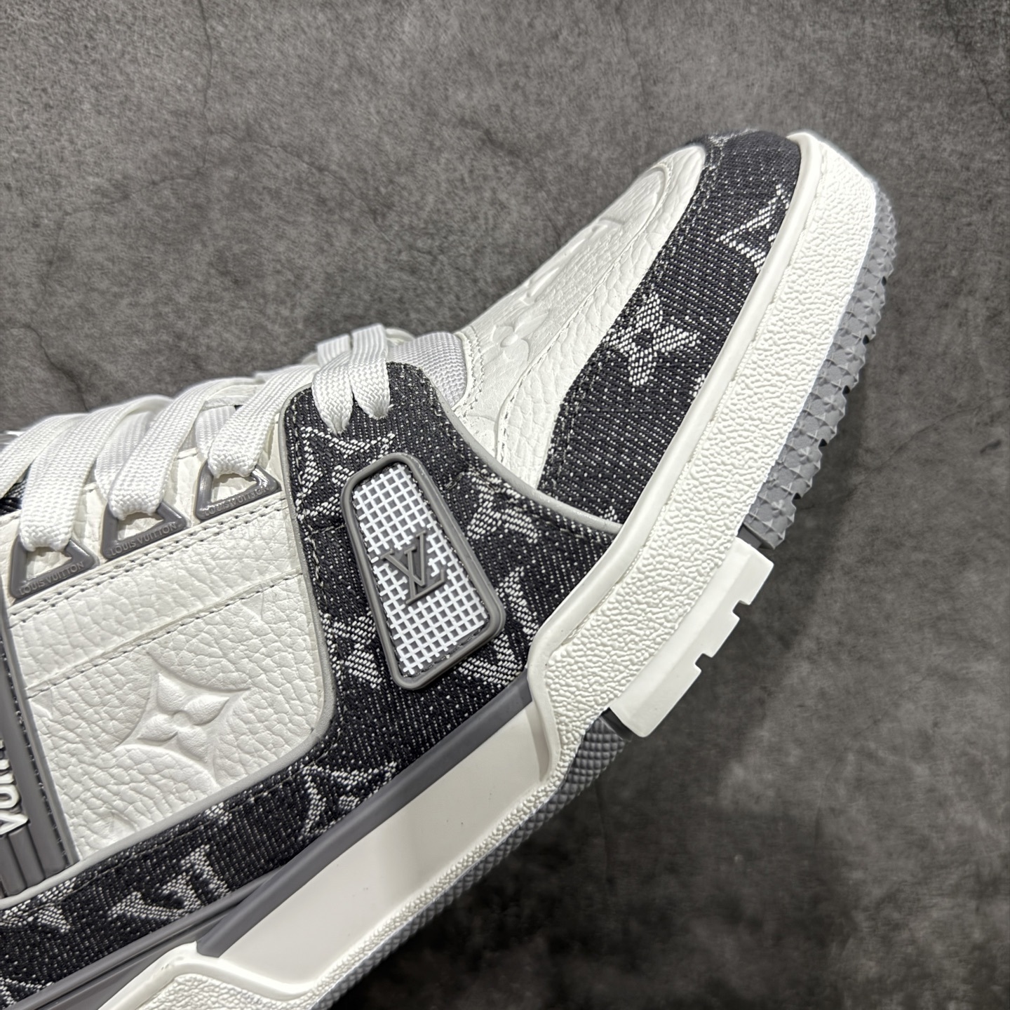 Louis Vuitton  Trainer Sneaker T538003 | Litbuuy Spreadsheet