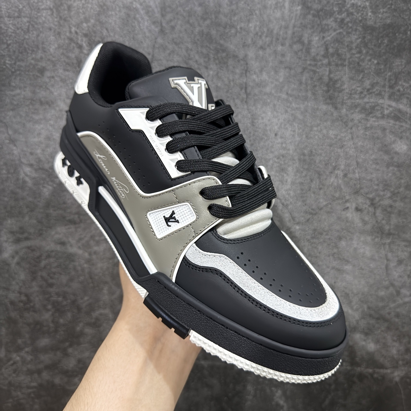 Louis Vuitton Trainer Sneaker T538010 | Litbuuy Spreadsheet